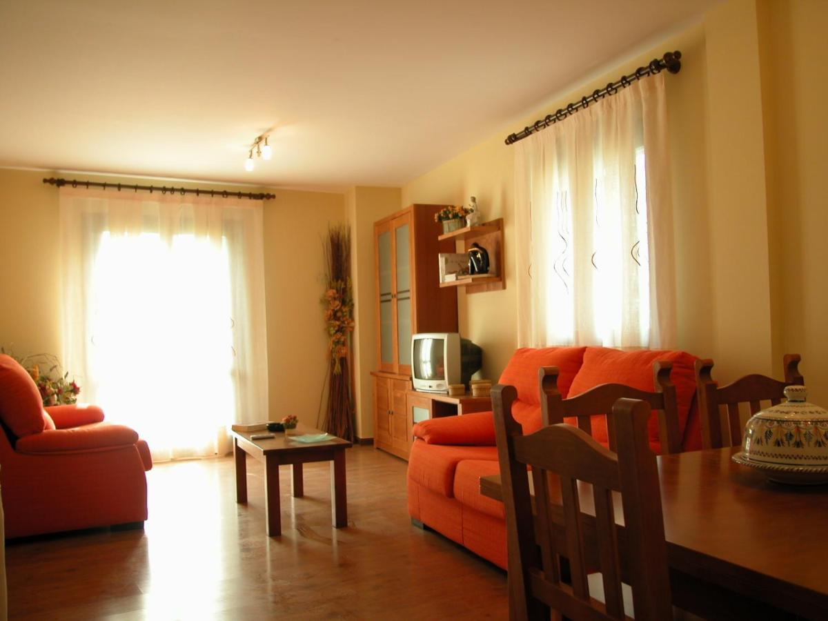 Apartamentos Estop Sahún Habitación foto